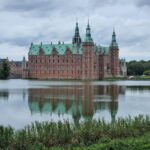 Castelul Frederiksborg și reflexia sa în lac, la Hillerød