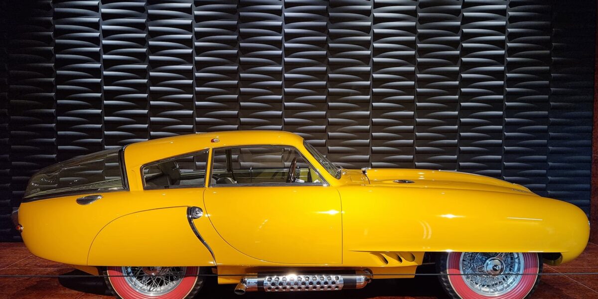 Pegaso Z-102 Cúpula galben văzut din lateral la Muzeul Louwman